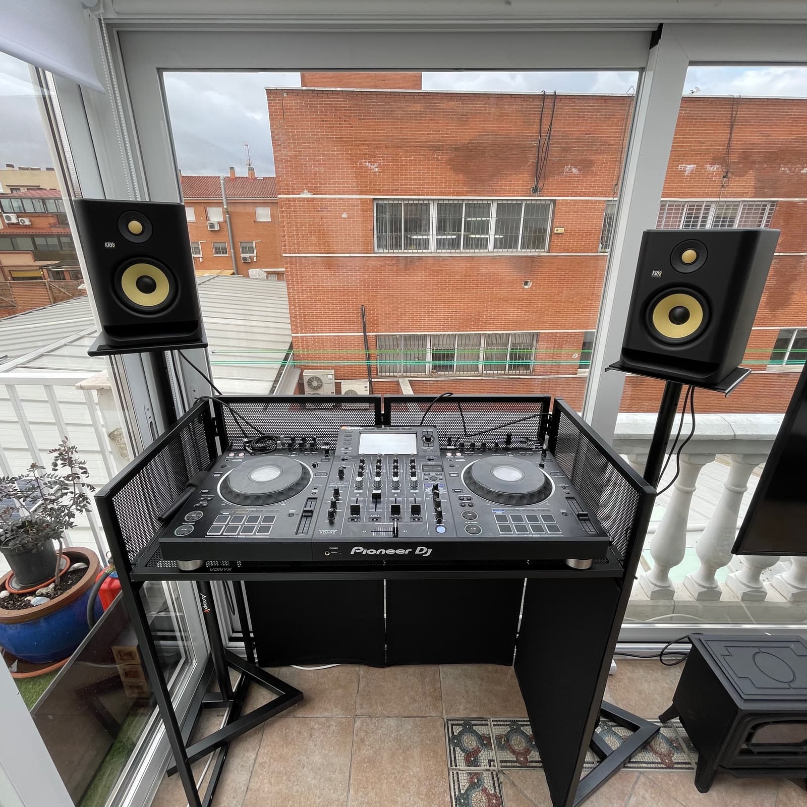 Equipamiento de DJ profesional
